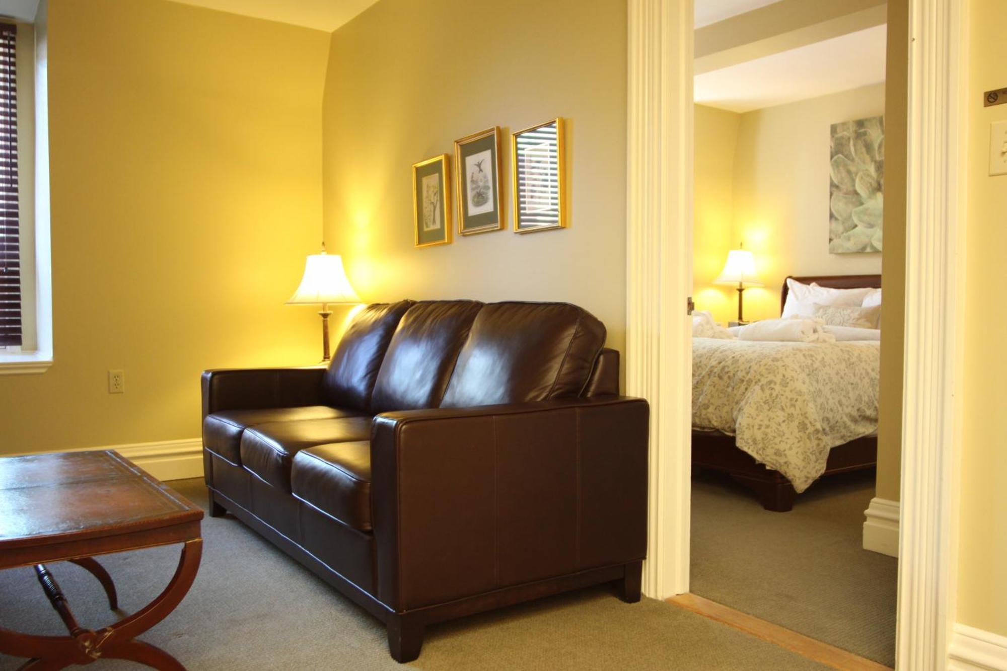 Queen Suite Fireplace