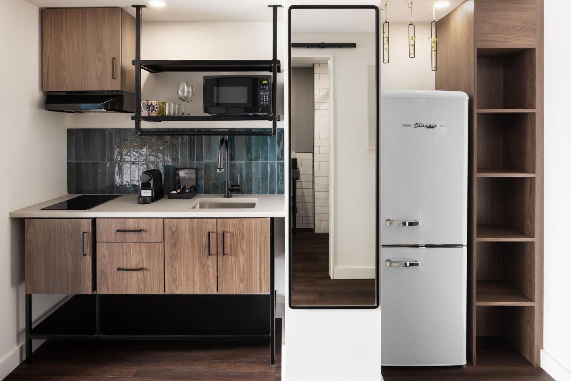 King Studio Kitchenette