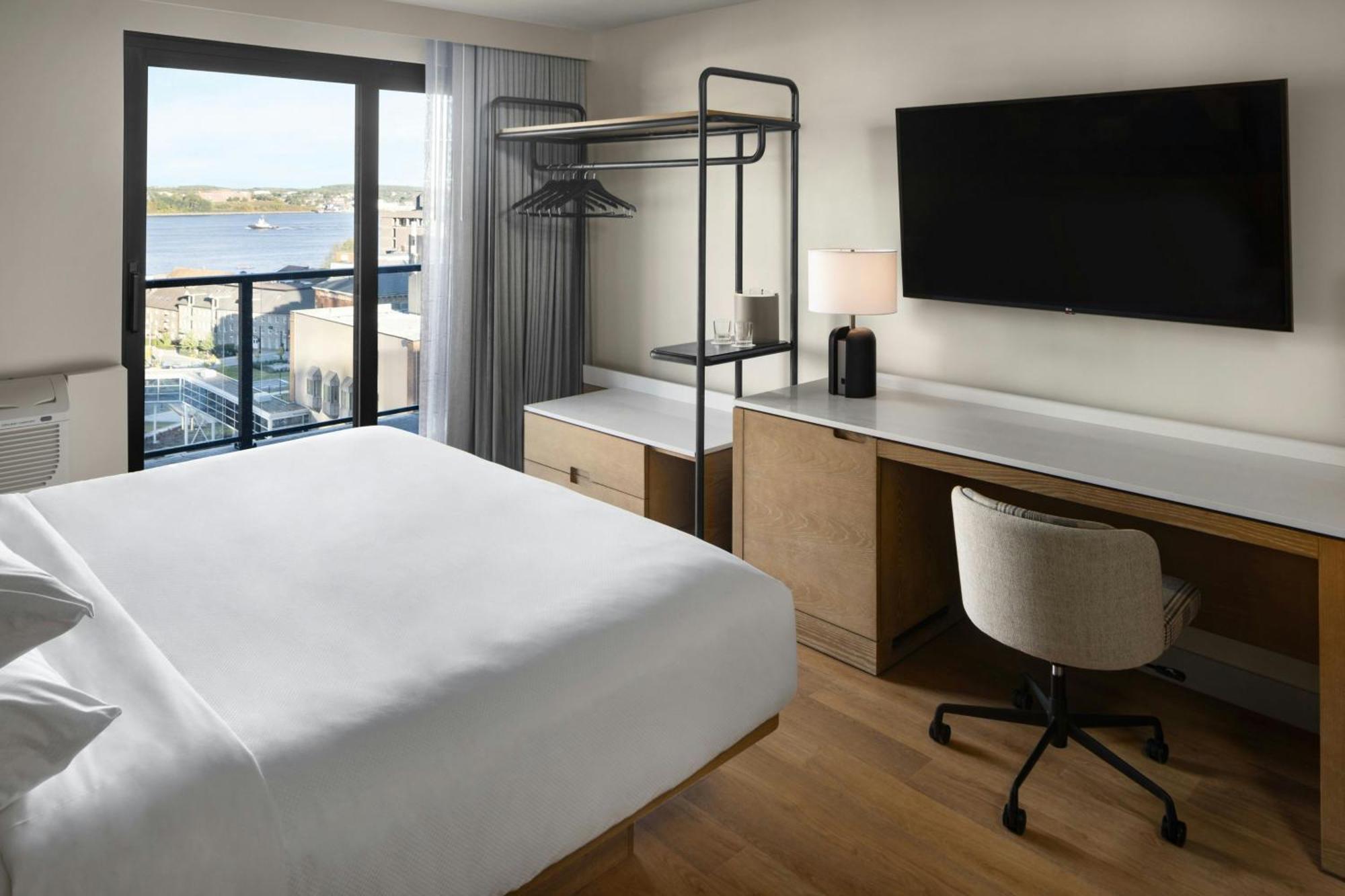 King Room Harbor View Elite Pantry Access