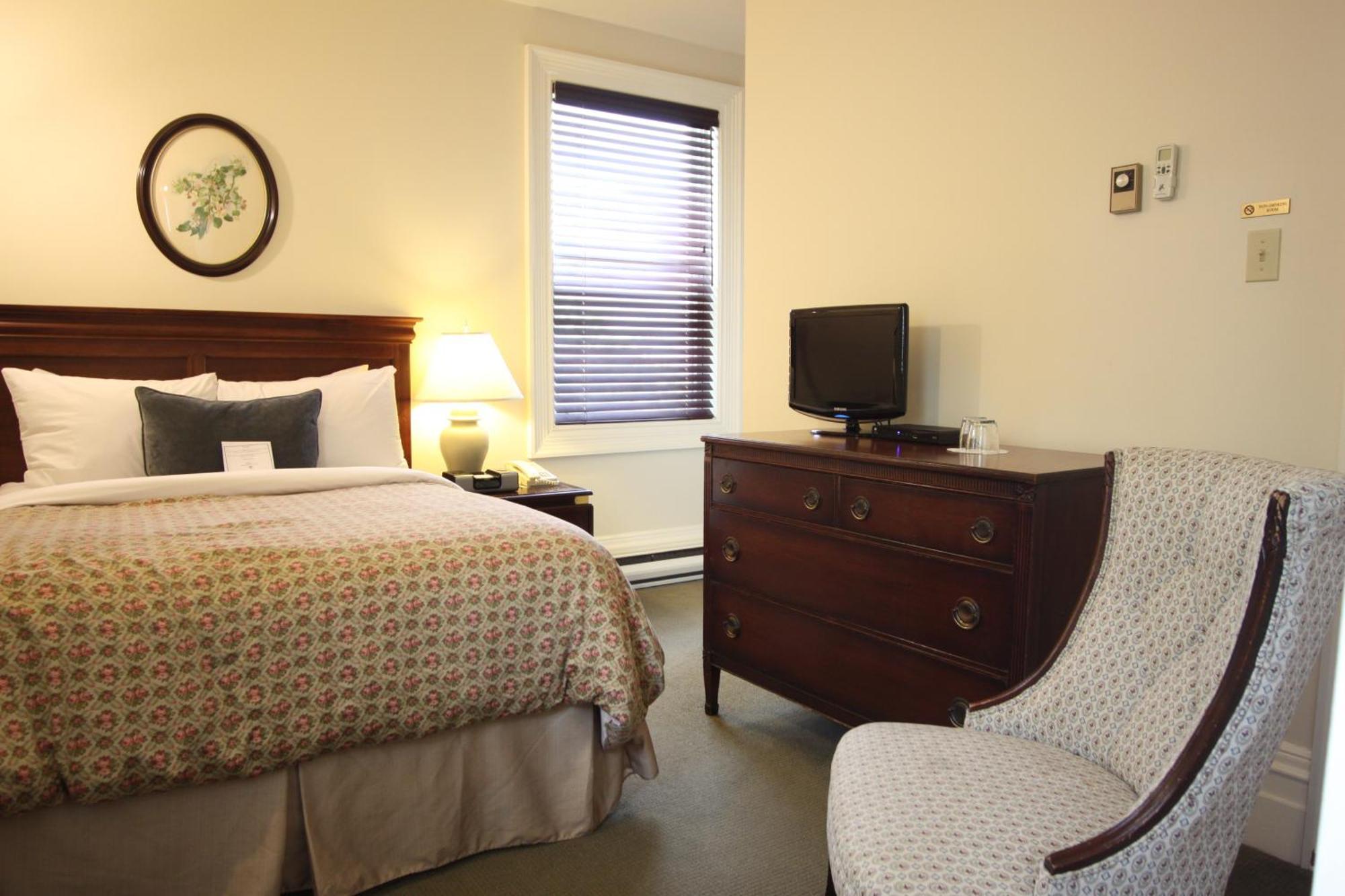 Petite Room