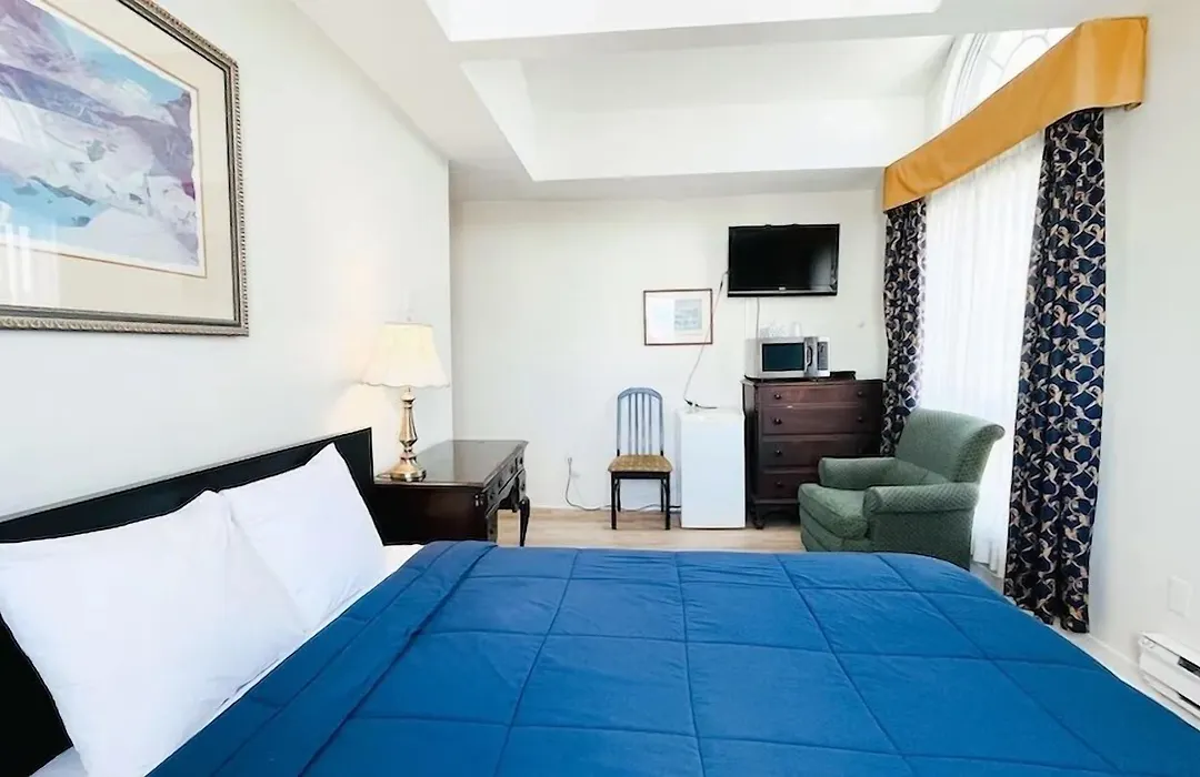 Commons Inn-1