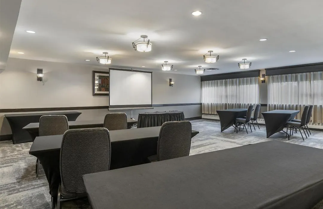 Best Western Plus Chocolate Lake Hotel - Halifax-1