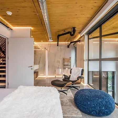 The Halifax Rooftop - Cozy Spa B&B-2