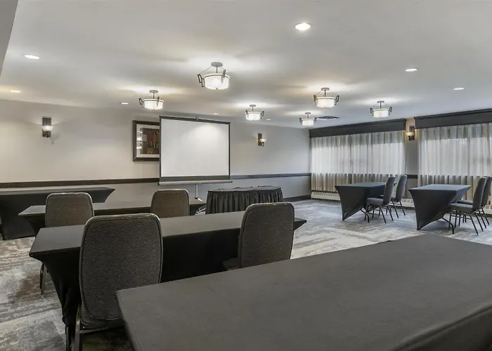 Best Western Plus Chocolate Lake Hotel - Halifax